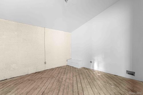 1015 E State Fair, Highland Park, MI, 48203-1215 | Card Image