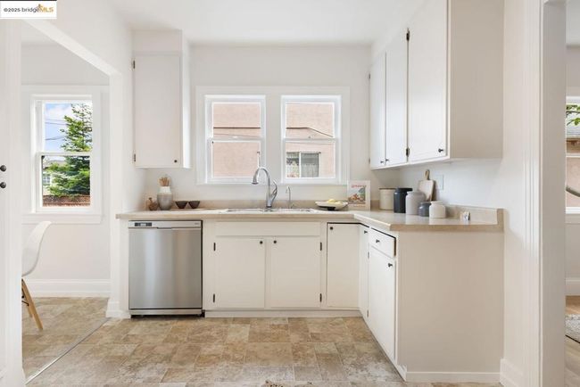 1814 Carleton St, House other with 3 bedrooms, 1 bathrooms and 1 parking in Berkeley CA | Image 10