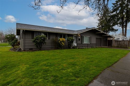 2026 28th Ave, Longview, WA, 98632-3521 | Card Image