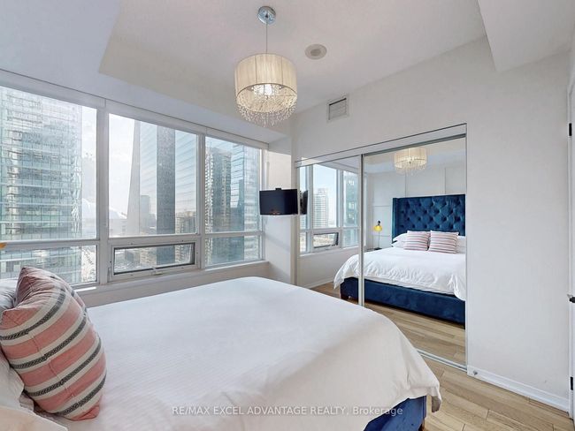 1305 - 65 Bremner Blvd, Condo with 3 bedrooms, 2 bathrooms and null parking in Toronto ON | Image 12
