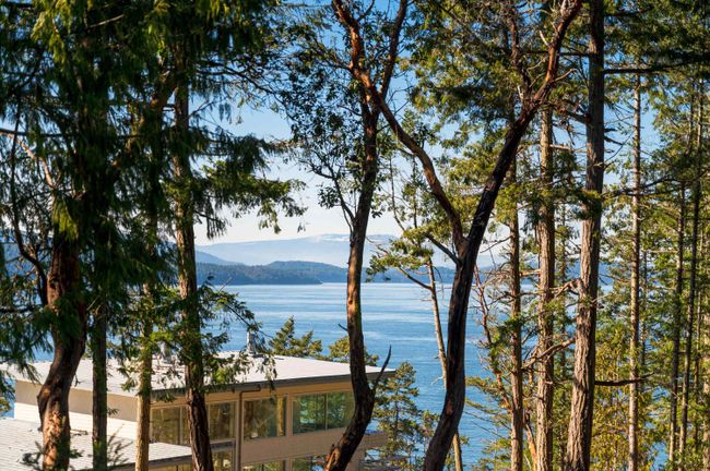 162 Spinnaker Drive, House other with 3 bedrooms, 2 bathrooms and 4 parking in Mayne Island BC | Image 14
