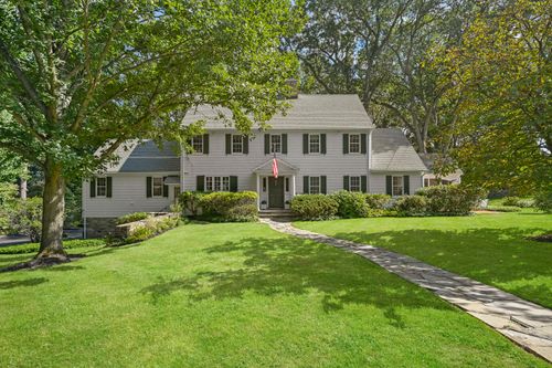 90 White Oak Rd, Fairfield, CT, 06825-1875 | Card Image