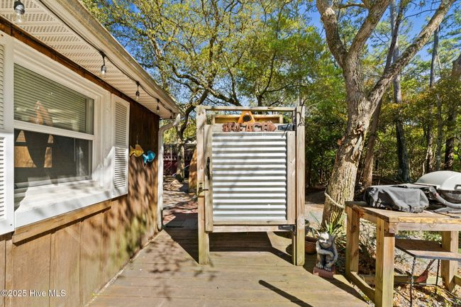 306 Ne 55 Th St, House other with 3 bedrooms, 1 bathrooms and null parking in Oak Island NC | Image 27