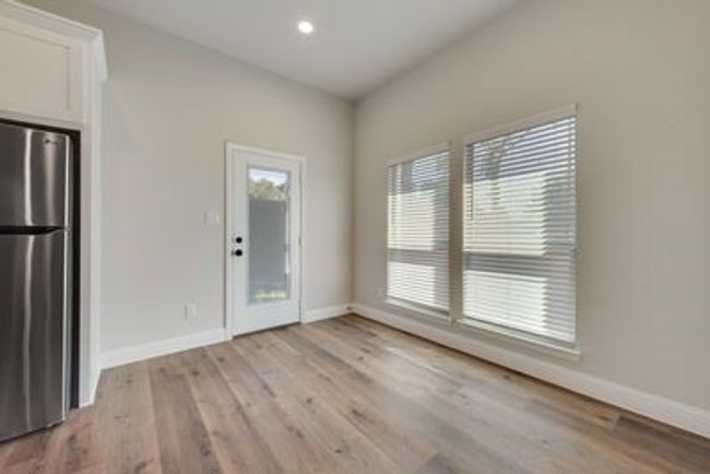 721 N Jefferson St, Townhouse with 3 bedrooms, 3 bathrooms and null parking in Pilot Point TX | Image 4