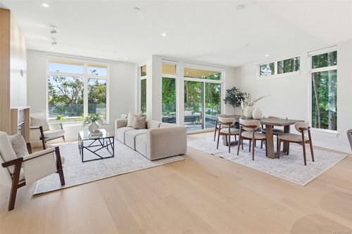 202-5229 Cordova Bay Rd, Saanich, BC, V8Y2L1 | Card Image