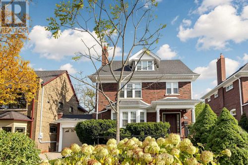 20 Grenadier Heights, Toronto (High Park-Swansea), ON, M6S2W6 | Card Image