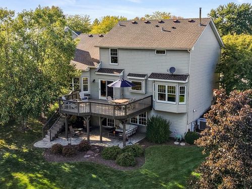 214 Parkside Ln, Oswego, IL, 60543-8211 | Card Image