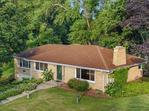 130 Sky Ln, Lake Geneva, WI, 53147-1634 | Card Image