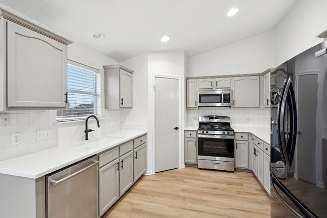 114 Challenger, House other with 4 bedrooms, 3 bathrooms and 4 parking in Kyle TX | Image 4