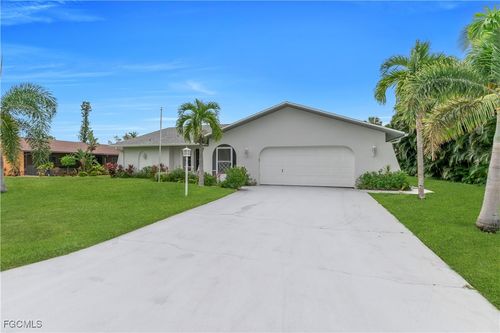 7212 Drake Dr, Fort Myers, FL, 33908-2210 | Card Image