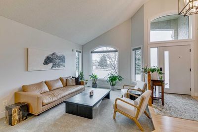 6 Scenic Ridge Way Nw, House other with 3 bedrooms, 3 bathrooms and 4 parking in Calgary AB | Image 3