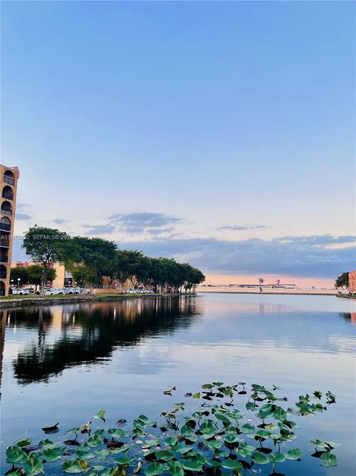 102-12-4721 Nw 7th St, Miami, FL, 33126-2263 | Card Image