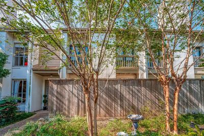 Extra large private patio with new fence | Image 2