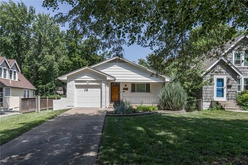 8239 Ward Parkway Plz, Kansas City, MO, 64114-2135 | Card Image
