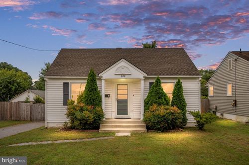 122 Hillcrest Dr, FREDERICKSBURG, VA, 22401-4008 | Card Image