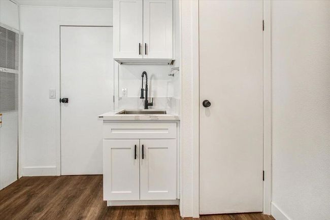 Sink in laundry | Image 39