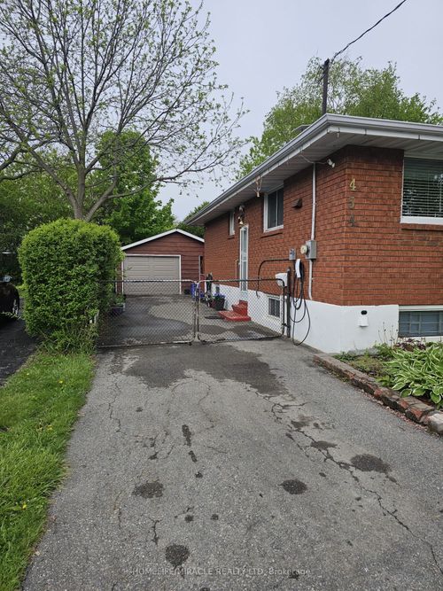 454 Stevenson Rd N, Oshawa, ON, L1J5N6 | Card Image