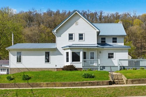 108 2nd St Sw, Elkader, IA, 52043-7707 | Card Image
