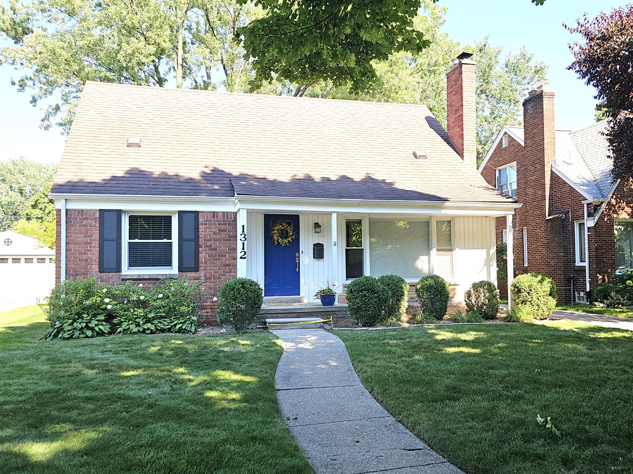 Pleasant St, Royal Oak, MI 48067