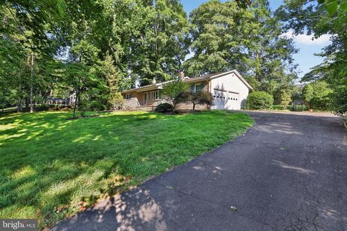 510 Green Valley Rd, LANGHORNE, PA, 19047-1133 | Card Image