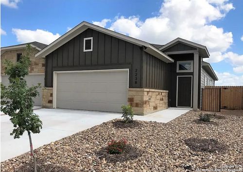 2240-2238-2240 Avery Vlg, New Braunfels, TX, 78130-2095 | Card Image