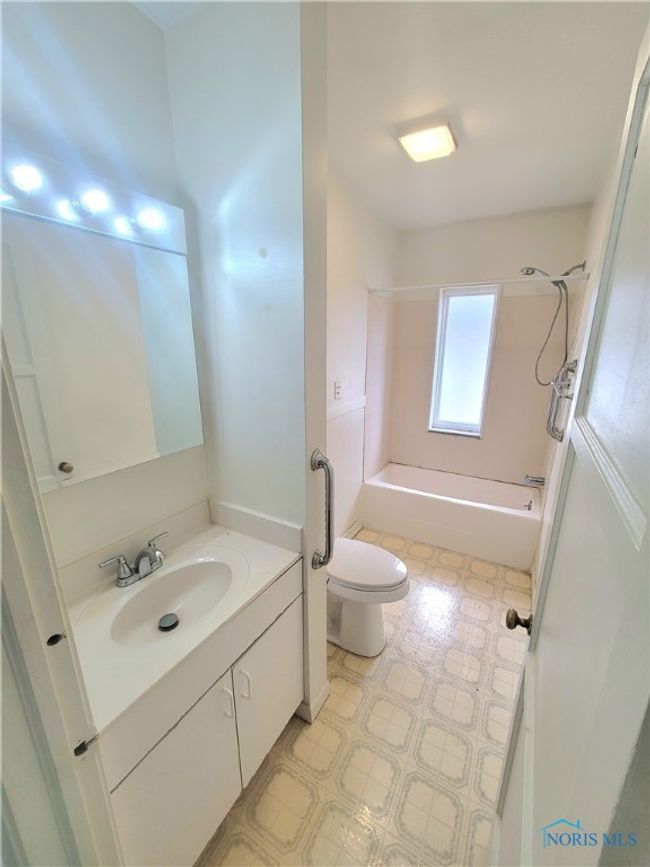 bathroom | Image 15