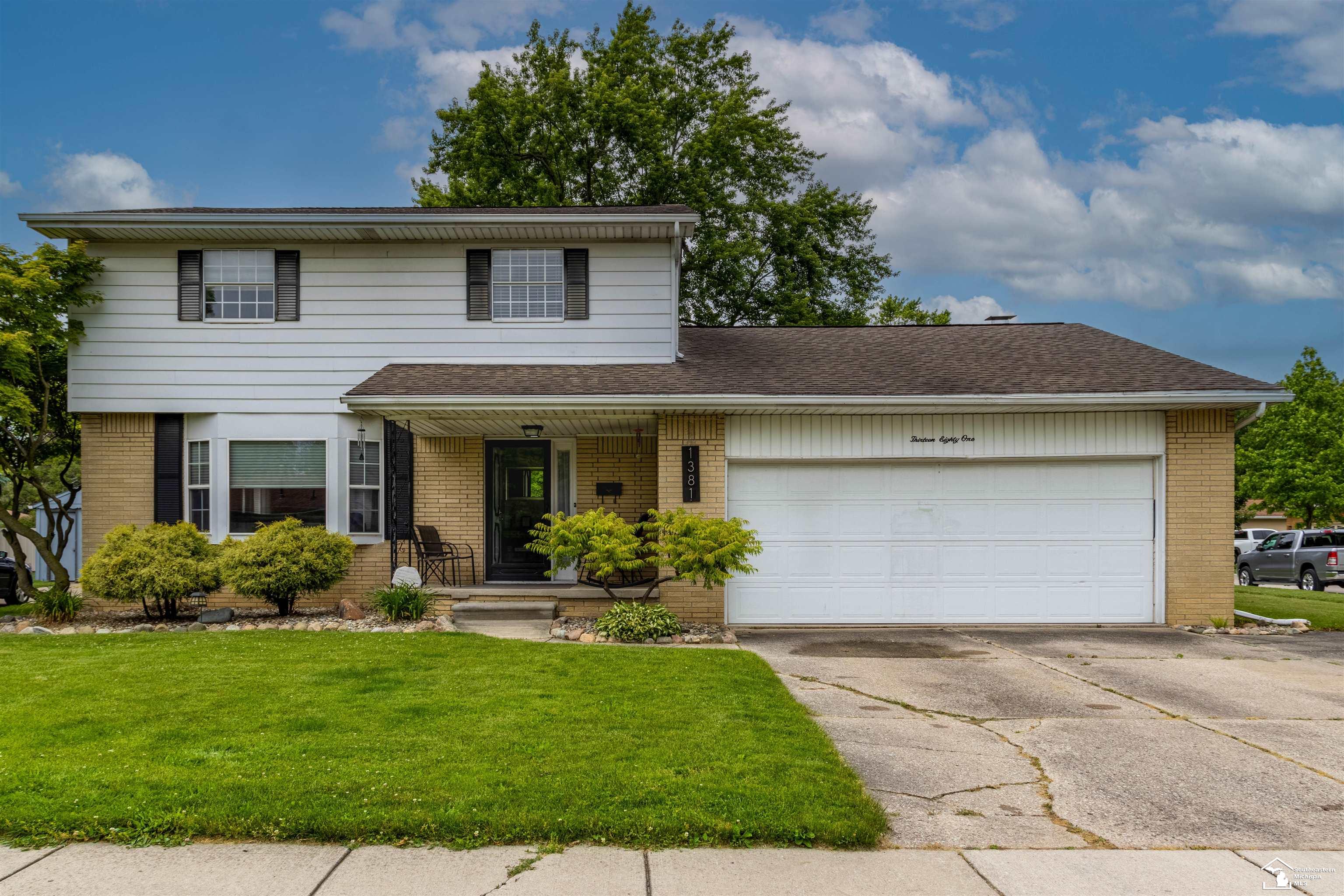 Riverview Ave, Monroe, MI 48162