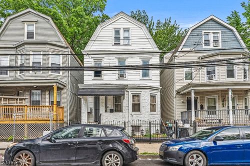 832 S 15th St, Newark, NJ, 07108-1323 | Card Image