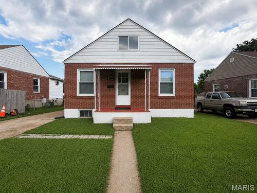 9413 Corregidor Dr, Saint Louis, MO, 63134-4021 | Card Image