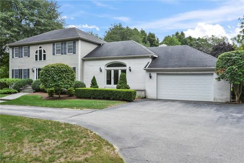 2360 Middle Rd, East Greenwich, RI, 02818-1135 | Card Image