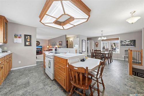 809 St Joseph Ave, Bruno, SK, S0K1B0 | Card Image