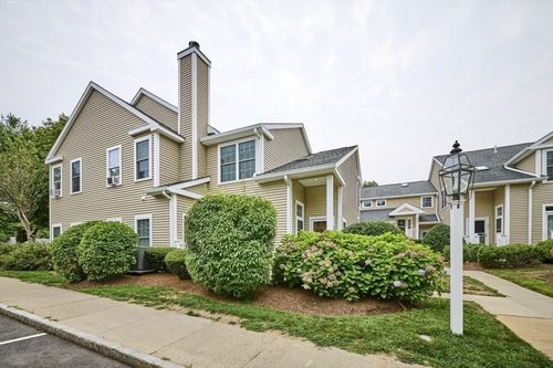 40-40 Bradford Commons Ln, Braintree, MA, 02184-8256 | Card Image