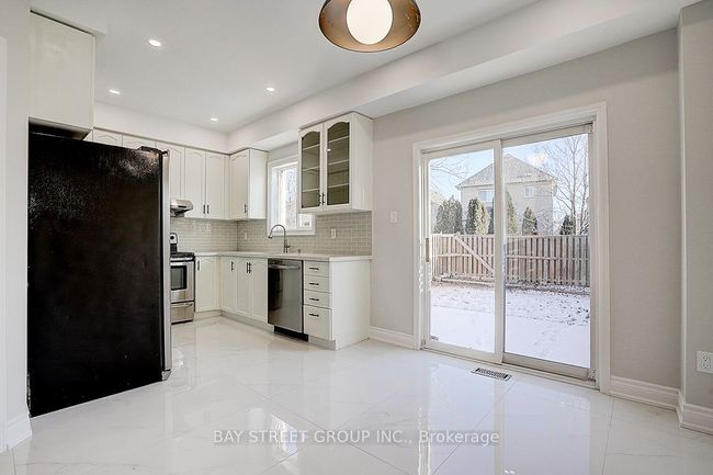 7 Debonair St, House attached with 4 bedrooms, 4 bathrooms and 2 parking in Richmond Hill ON | Image 11