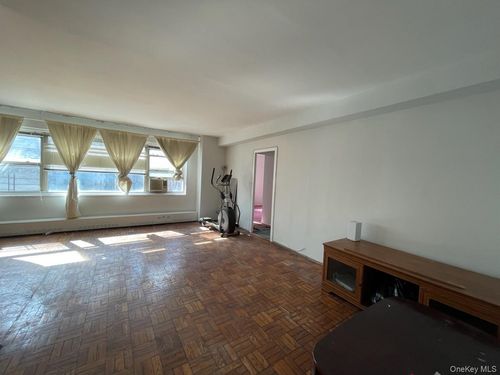 4g-3 Fordham Hill Oval, Bronx, NY, 10468-4725 | Card Image