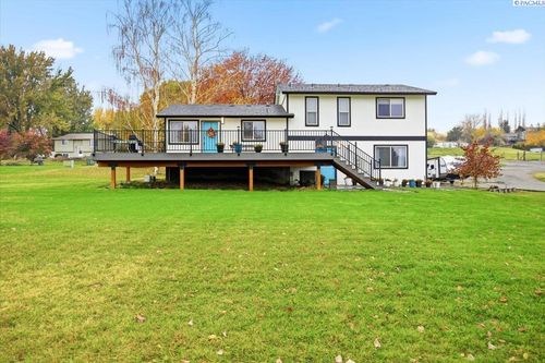 203 W Wagon Wheel Pr Nw, Benton City, WA, 99320-8660 | Card Image