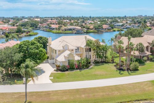 124 Lanternback Island Dr, Satellite Beach, FL, 32937-4703 | Card Image
