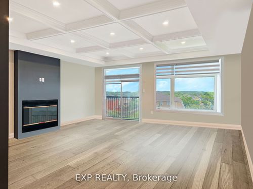 922 Isaac Phillips Way, Newmarket, ON, L3X0M7 | Card Image