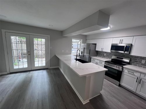 5-5917 Fairdale Ln, Houston, TX, 77057-6318 | Card Image