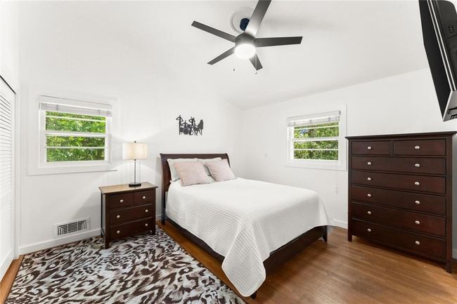 6875 Sunny Brook Ln, House other with 3 bedrooms, 2 bathrooms and 2 parking in Sandy Springs GA | Image 7