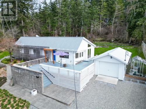 5667 Gillies Bay Rd, Van Anda, BC, V0N3K0 | Card Image