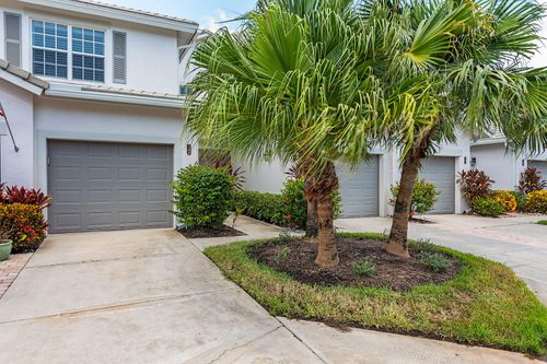 apt-202-8375 Whisper Trace Ln, NAPLES, FL, 34114-9468 | Card Image