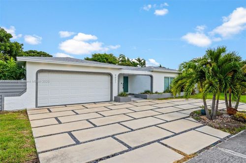 0-9021 Nw 7th Ct, Pembroke Pines, FL, 33024-6451 | Card Image