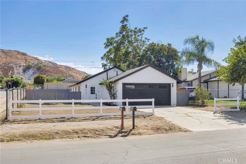 18193 10th St, Bloomington, CA, 92316-3632 | Card Image