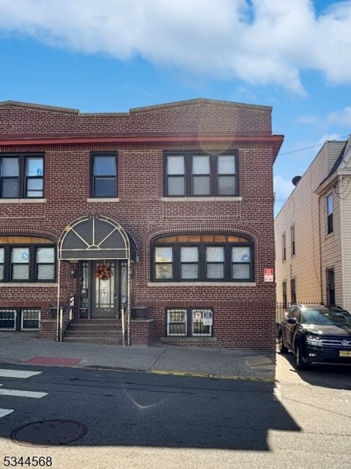 b-113 Van Winkle Ave, Jersey City, NJ, 07306-3812 | Card Image