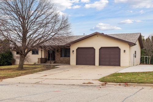 406 E 9th St, Zumbrota, MN, 55992-1462 | Card Image