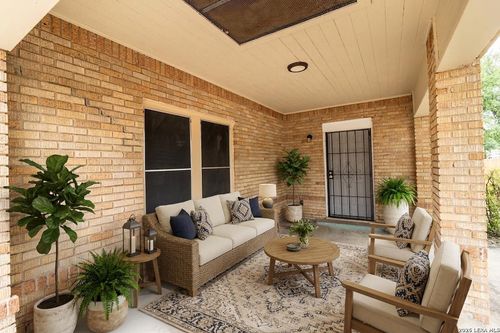 115 Broadbent Ave, San Antonio, TX, 78210-5205 | Card Image