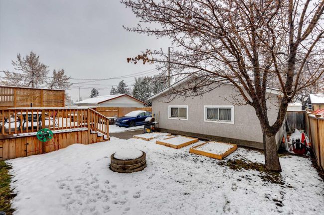 2533 Sable Drive Se, Home with 4 bedrooms, 2 bathrooms and 3 parking in Calgary AB | Image 33