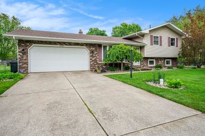 56122 Andrea Court, House other with 4 bedrooms, 2 bathrooms and null parking in Mishawaka IN | Image 2