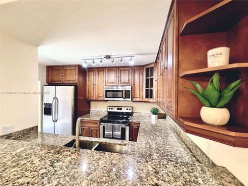182 Charter Way, West Palm Beach, FL, 33407-6627 | Card Image