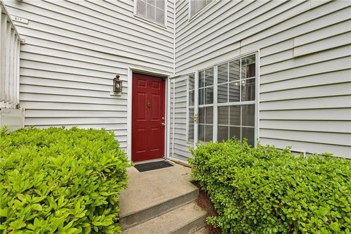 513 Glenleaf Dr, Peachtree Corners, GA, 30092-6138 | Card Image